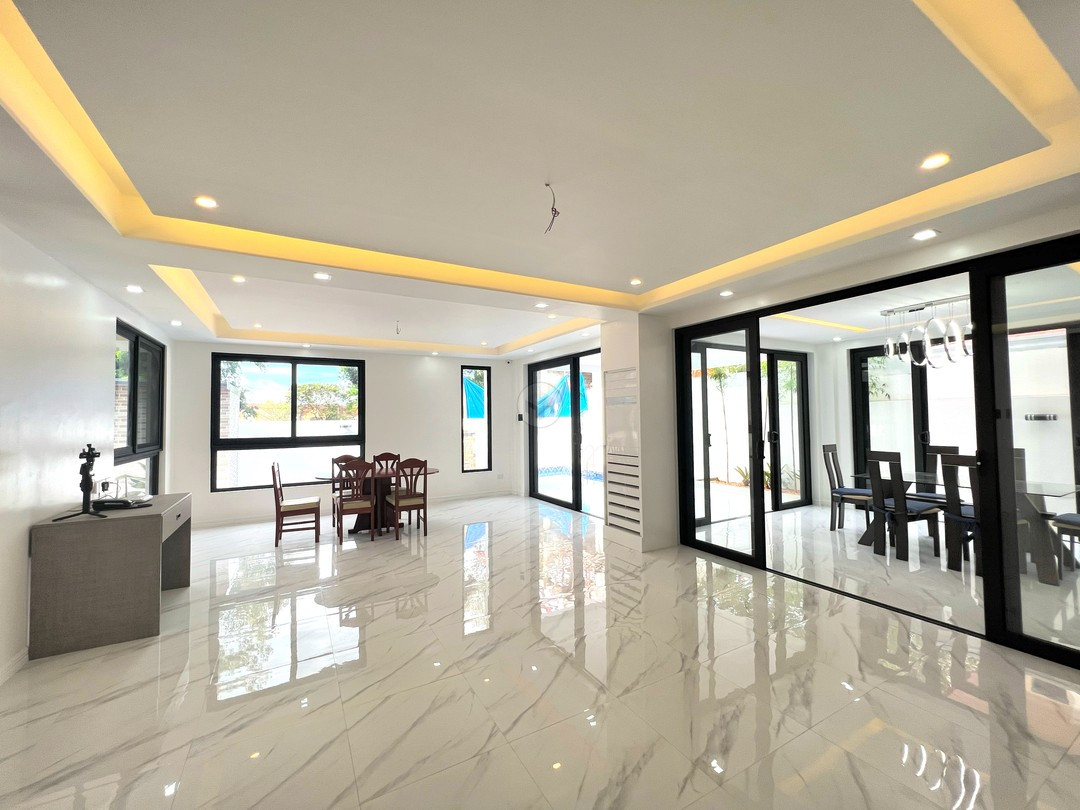 Stately Exquisite House and Lot for Sale photo 5