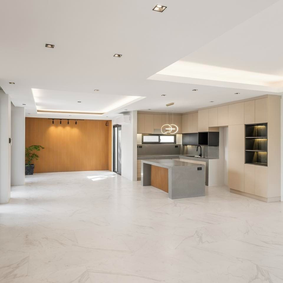 Multi-level Modern Contemporary photo 4