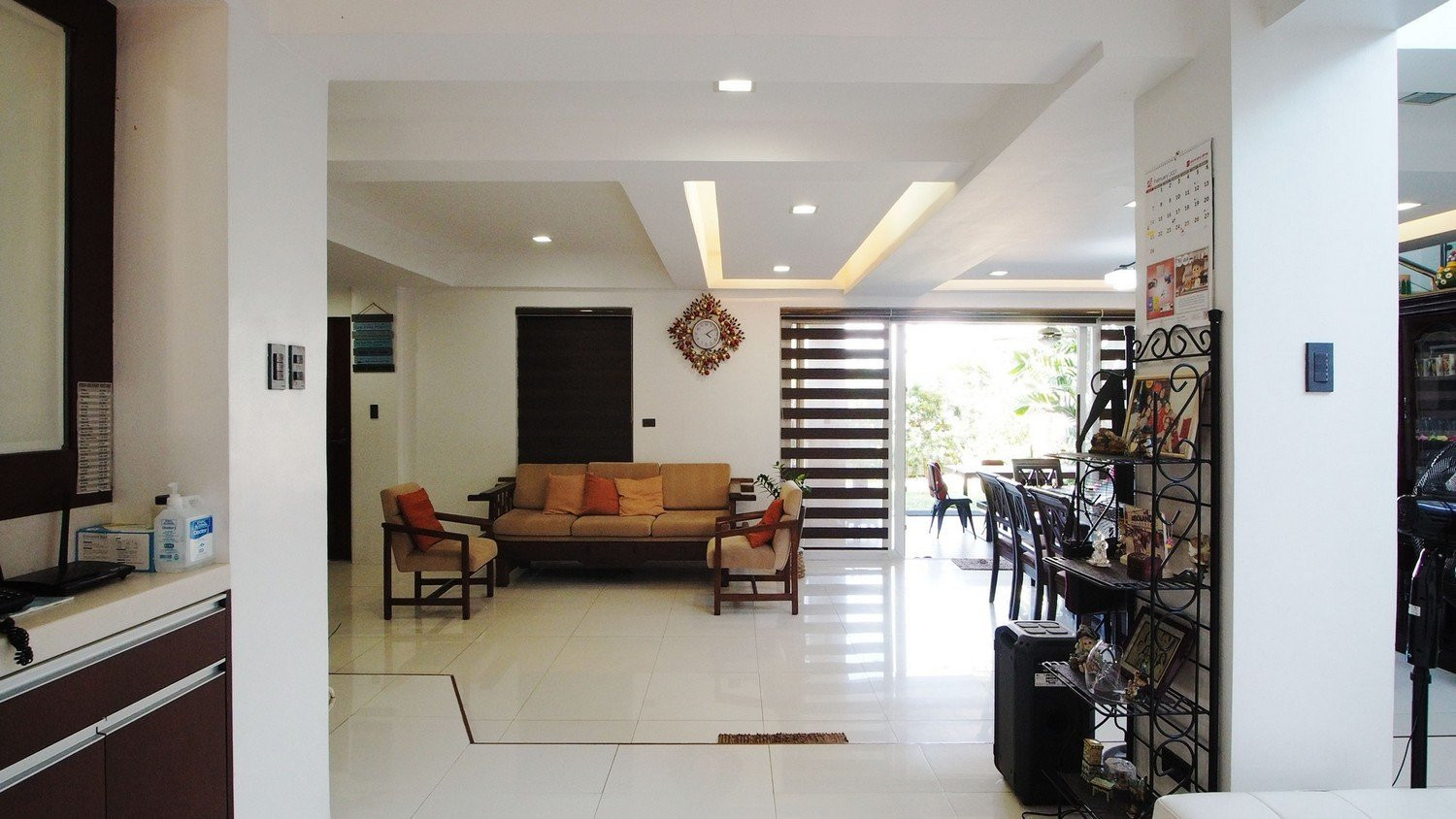 2-Storey Lovely Home with Roofdeck and Basement photo 3