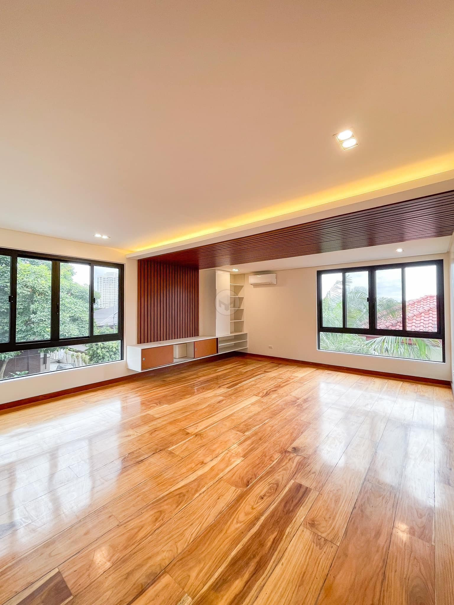An Outstanding 6 Bedroom Home for Sale in Ayala Alabang Village photo 4