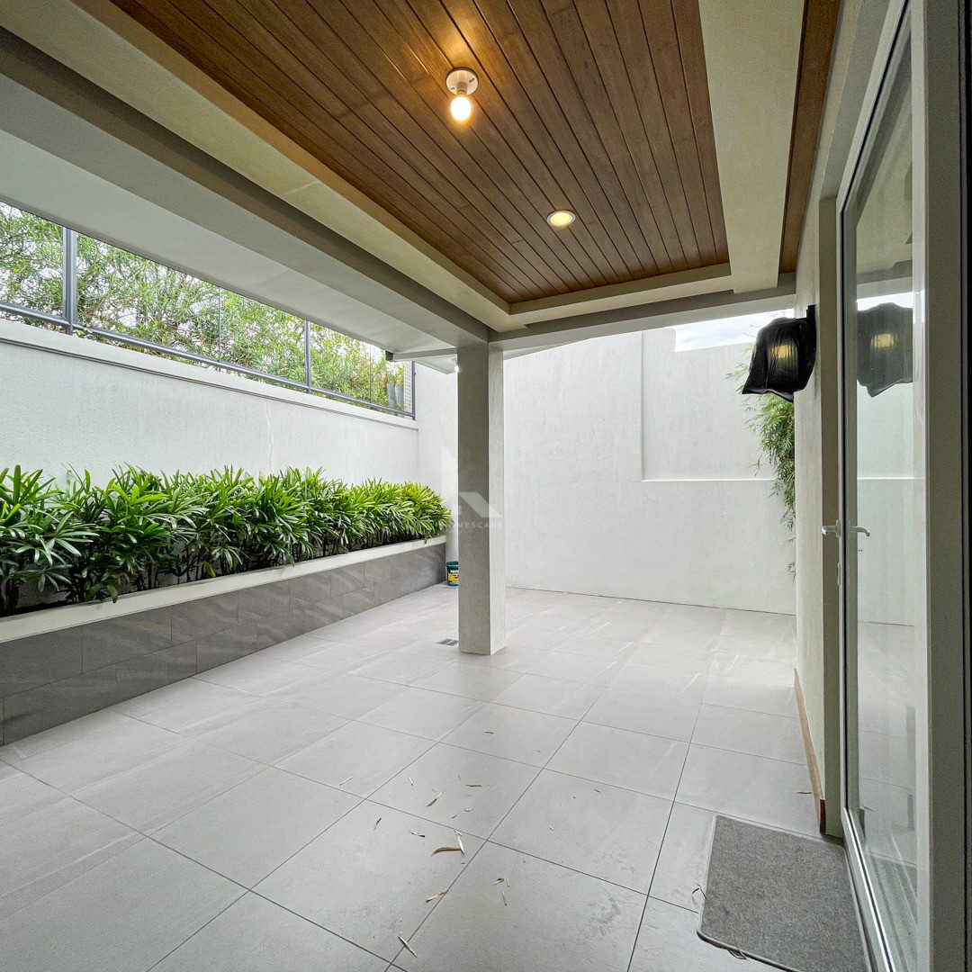 Gorgeous Modern Asian Home For Sale in BF Homes, Parañaque City photo 4