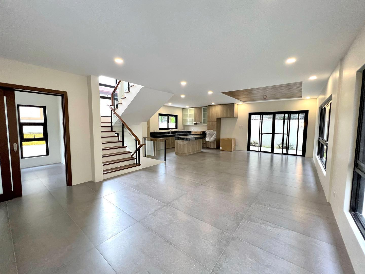 Ultramodern Charming House and Lot for Sale in Filheights Subd. photo 3