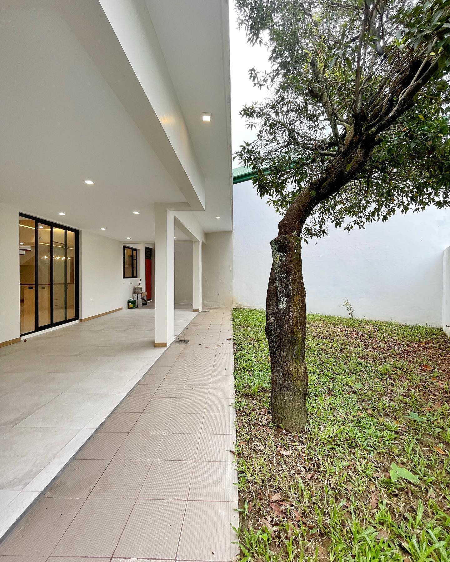 Brand New Modern Industrial House for Sale in Filinvest 2 Batasan Quezon City photo 3