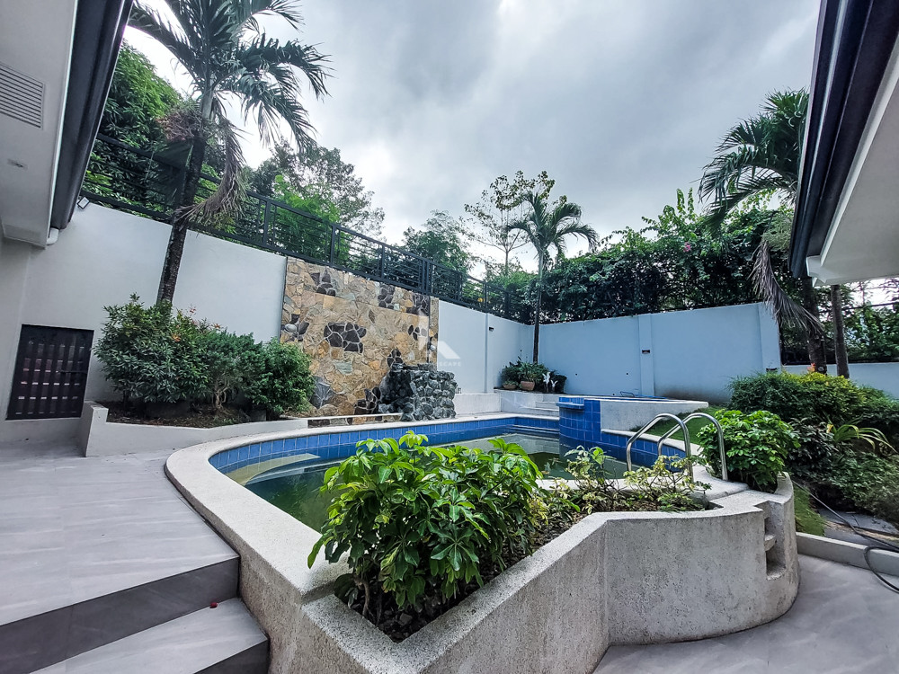 Cozy Modern Tropical House and Lot For Sale in Antipolo, Rizal photo 3