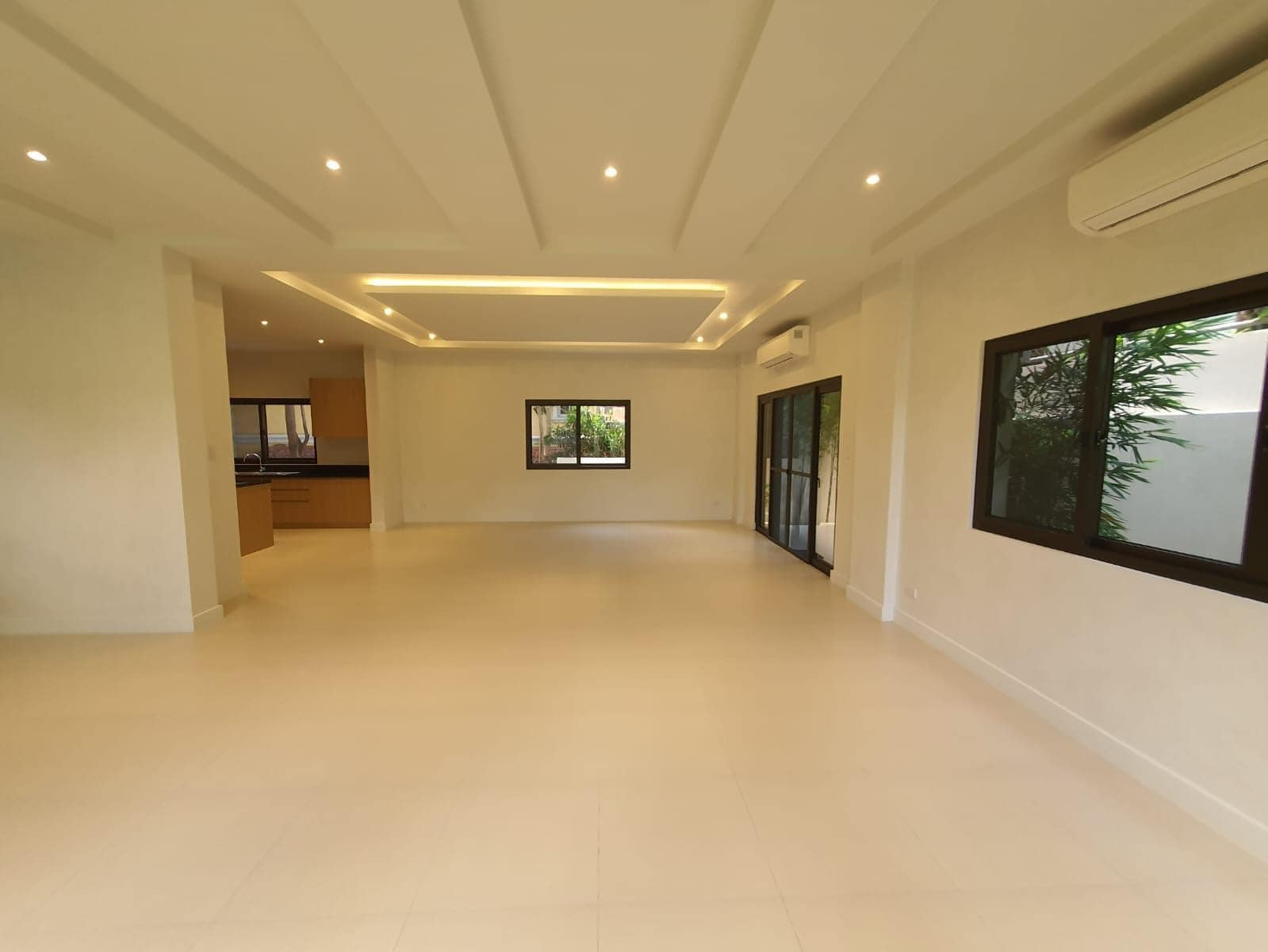 A Freshly Built Modern Home in Hillsborough, Alabang photo 4