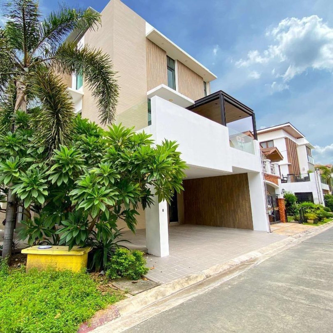 Stunning Brand New House for Sale at Mahogany Place Taguig City! photo 1