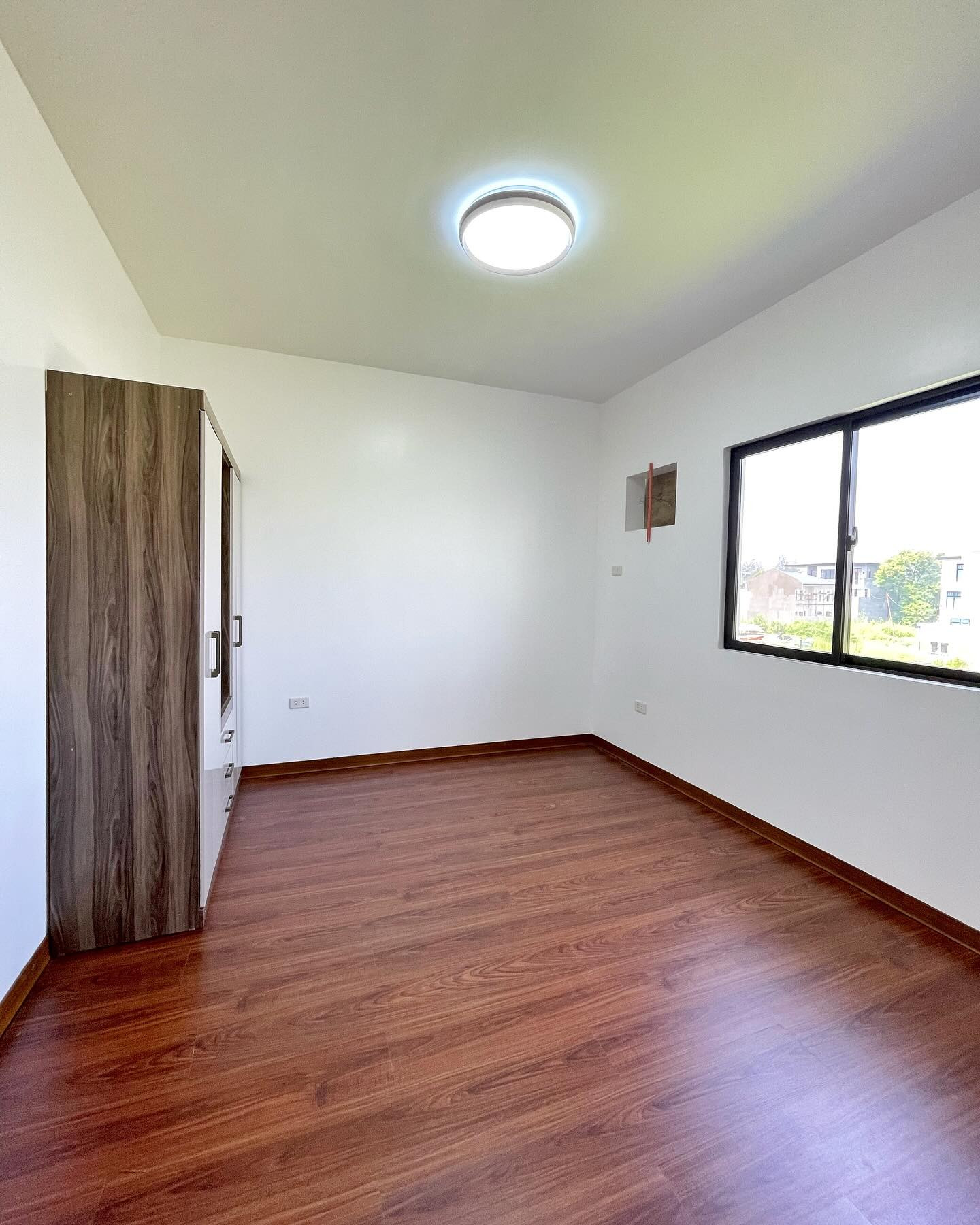 Brand New Modern House for Sale in Greenwoods Executive Village photo 5