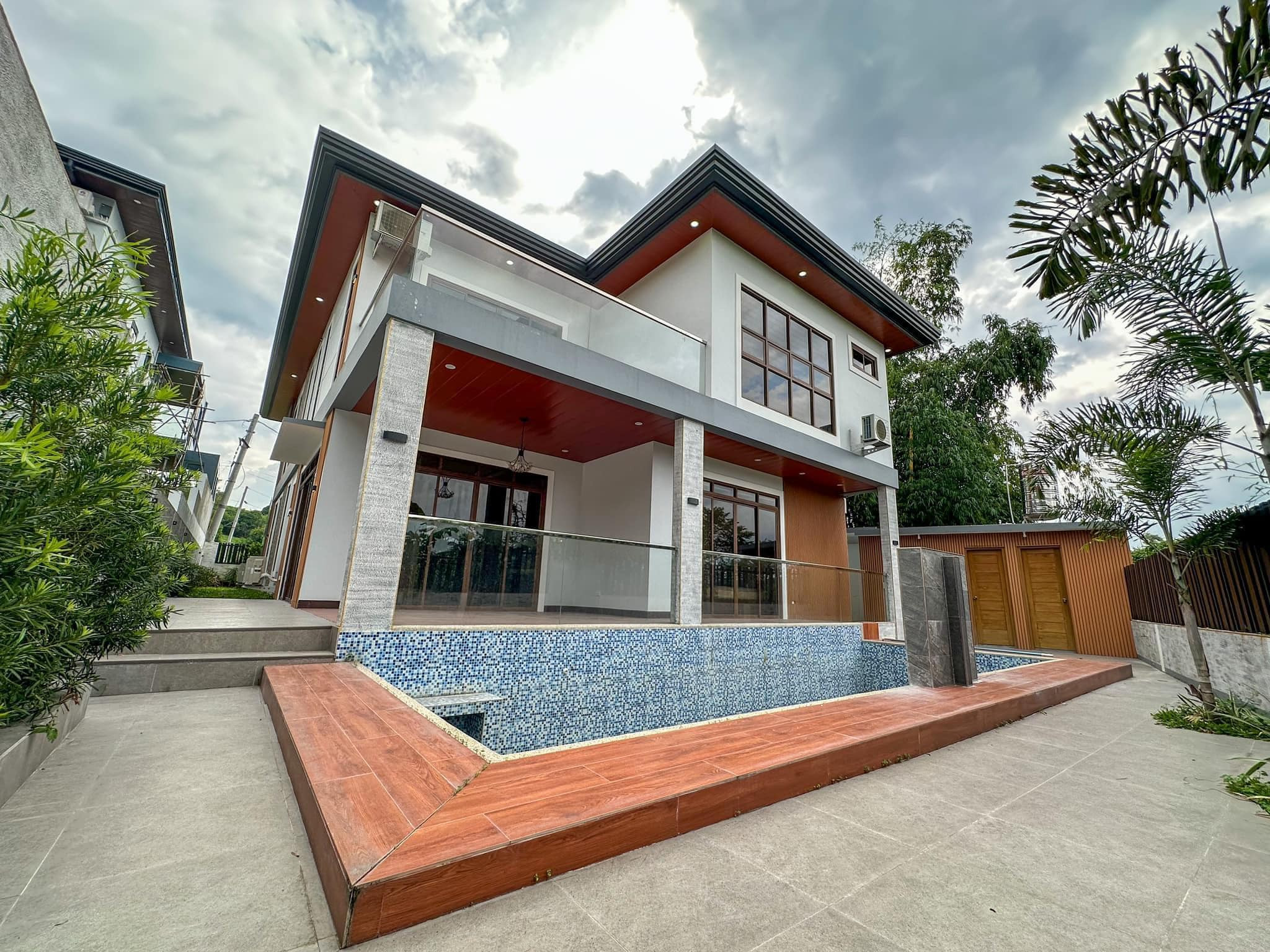 A Magnificent Modern Tropical House and Lot for Sale photo 1