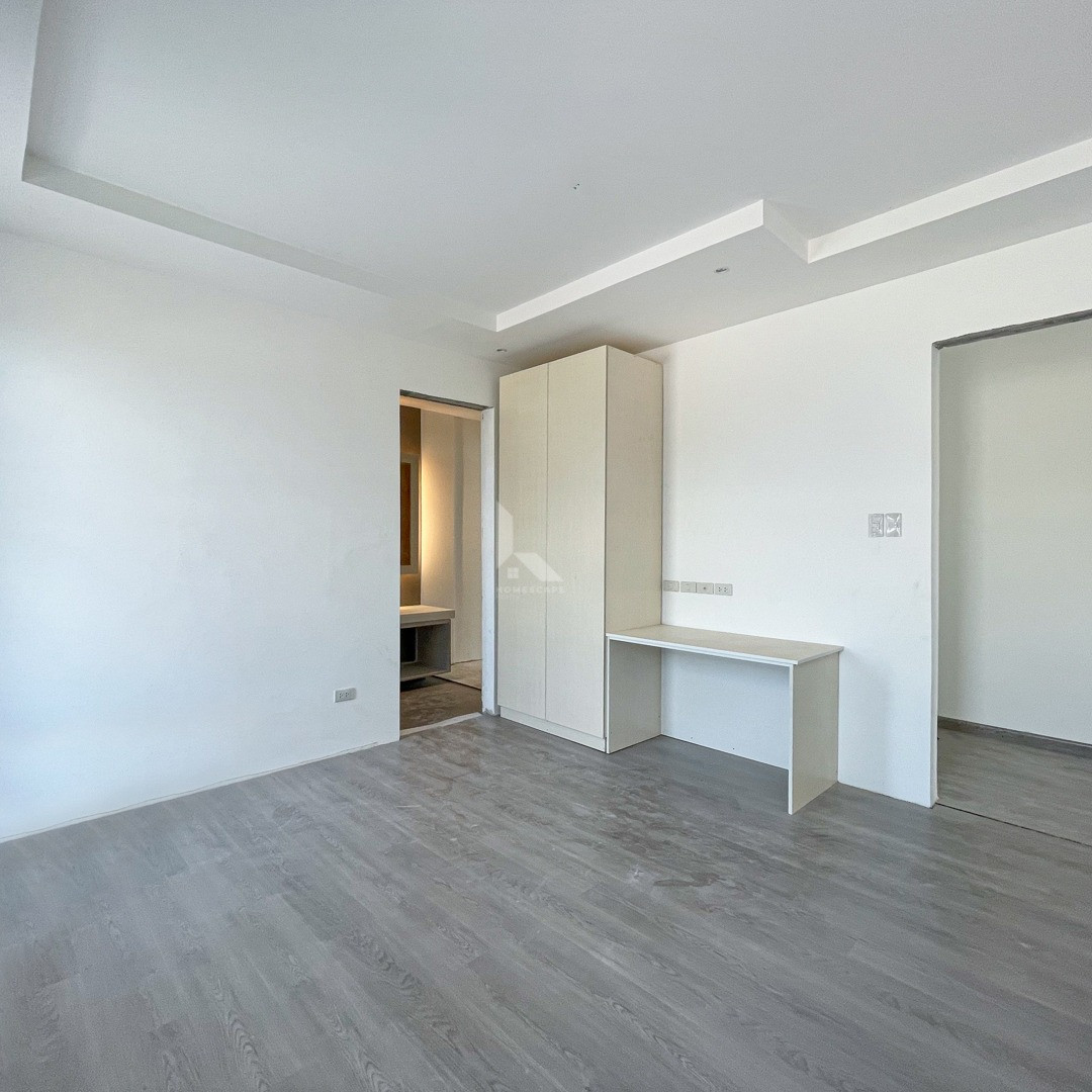 Remarkable Modern Asian For Sale in BF Homes photo 5
