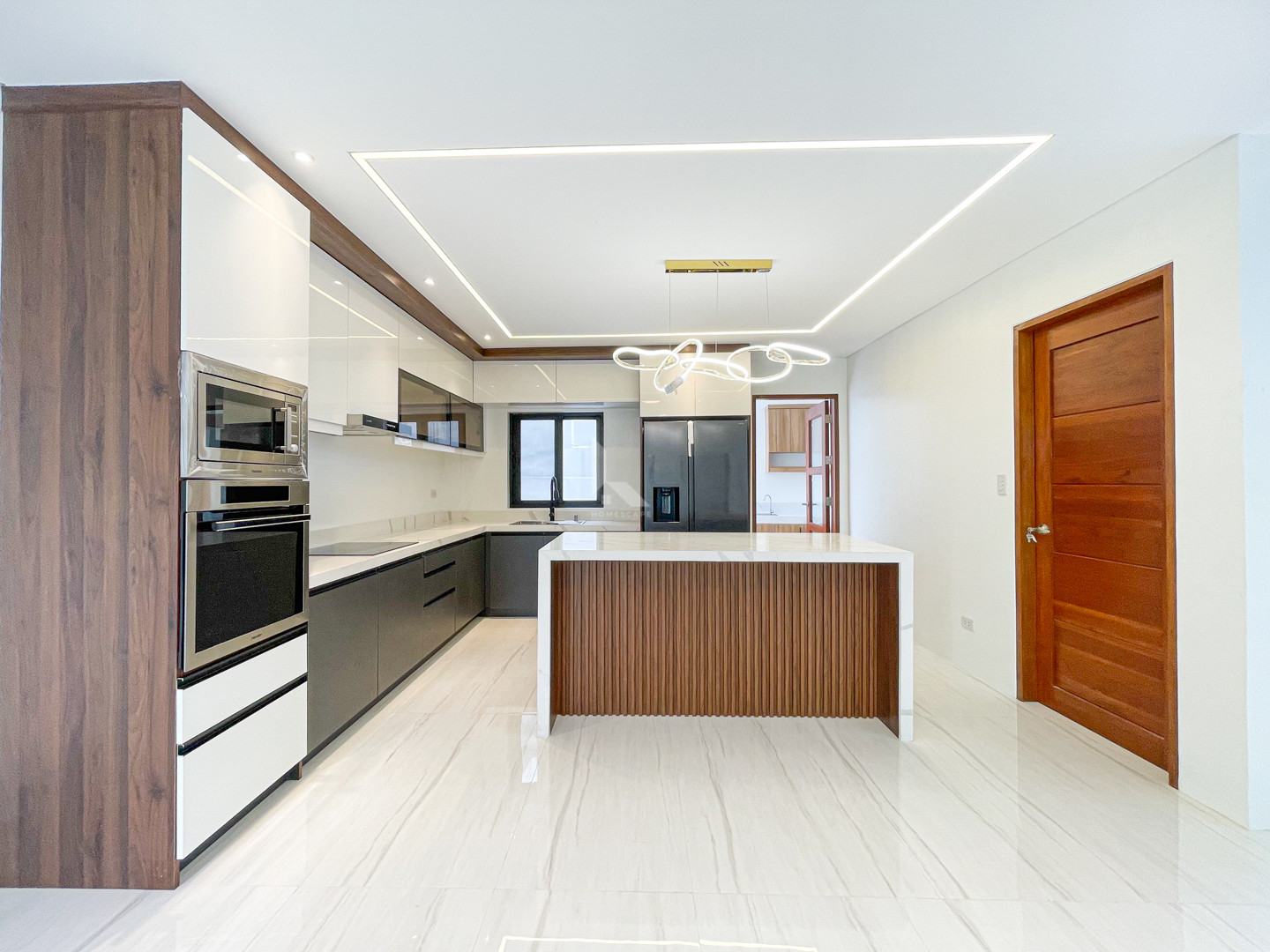 Elegant Semi-Furnished Modern Contemporary photo 5