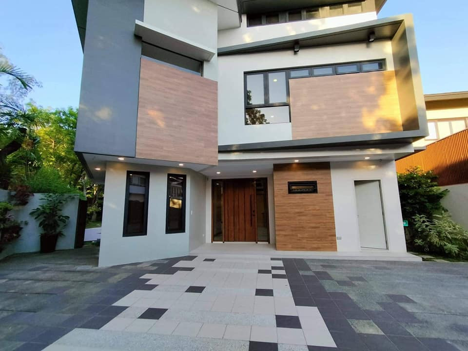 3 Storey Ayala Alabang Village House For Sale photo 2