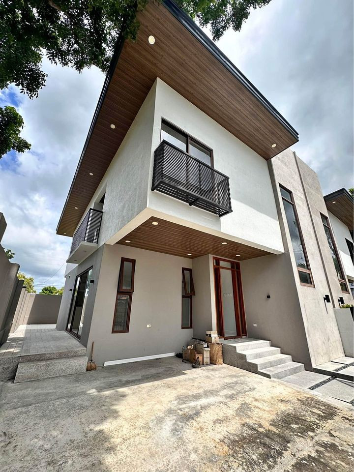 Vista Grande Talisay Phase 1 House with 4-Bedrooms and 2-Carport photo 1