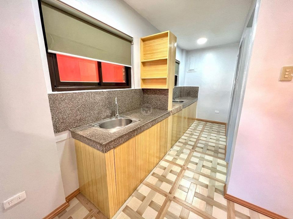 Near Tomas Morato House & Lot For Sale photo 4
