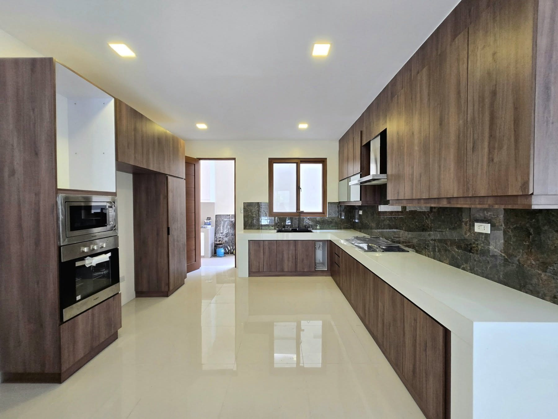 Secure this Contemporary Brand-New Home In BF Homes photo 5
