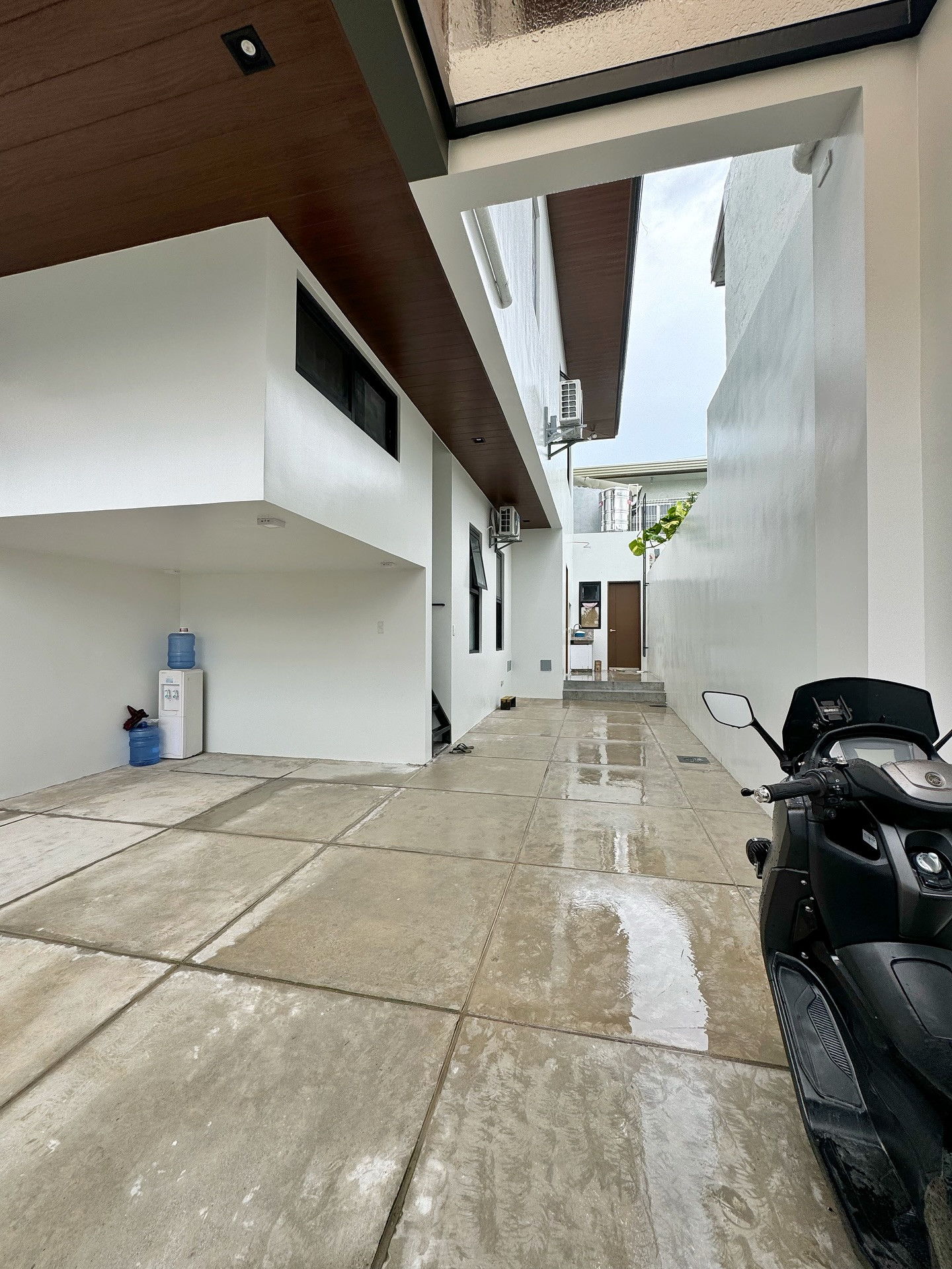 Brand New Modern House for Sale photo 2