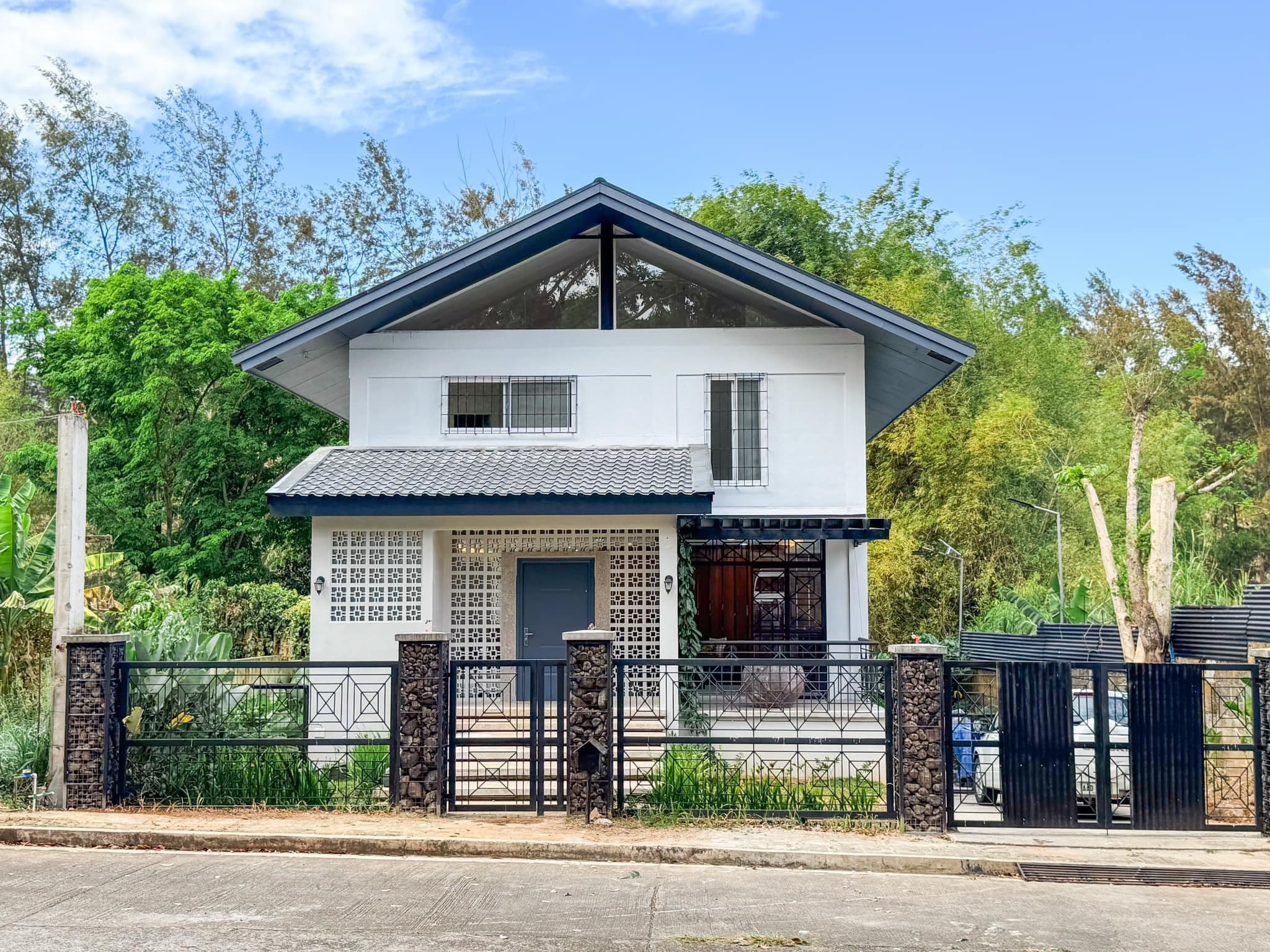 A Breathtaking 4 Bedroom House and Lot for Sale in Sunvalley, Antipolo photo 1