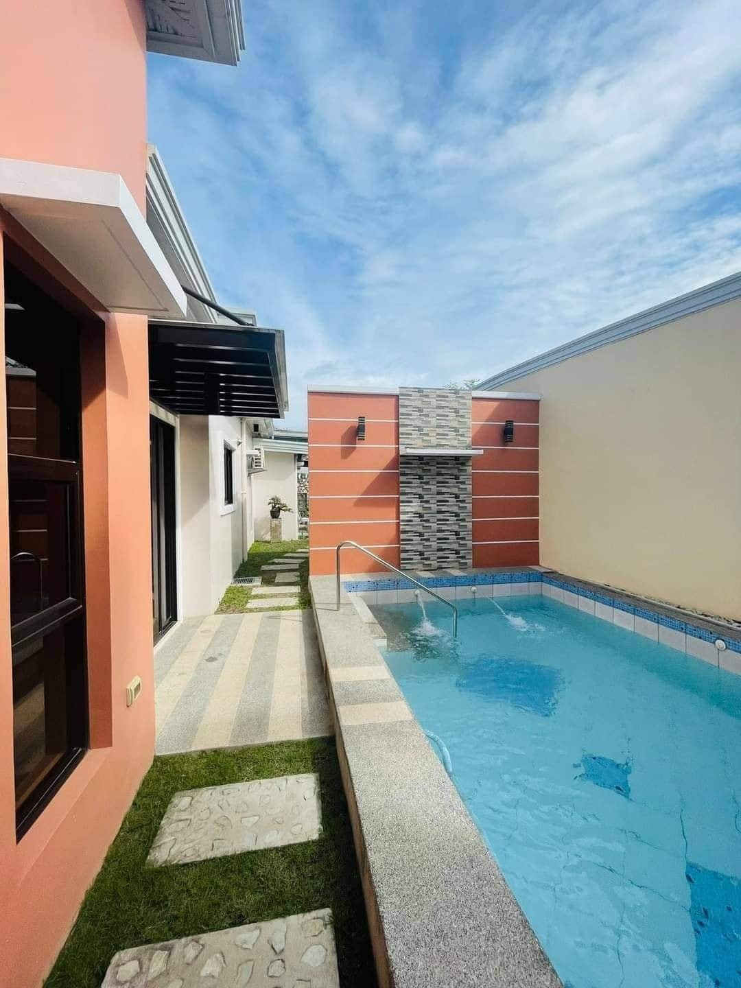 MODERN BUNGALOW HOME WITH POOL HOUSE NEAR CLARK photo 4
