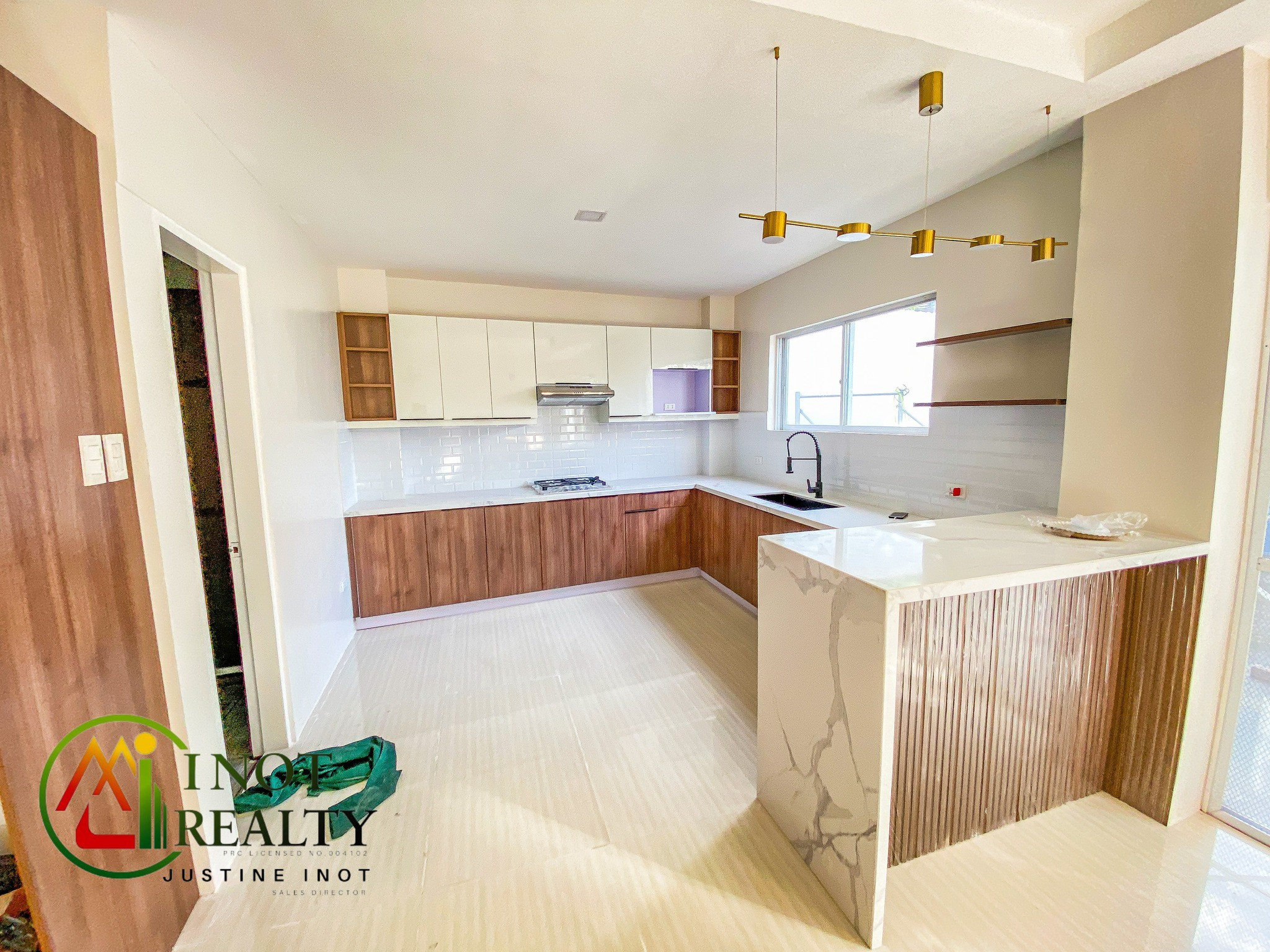 3 Storey Modern Single Attached House in BF Resort Village Las Pinas City photo 2