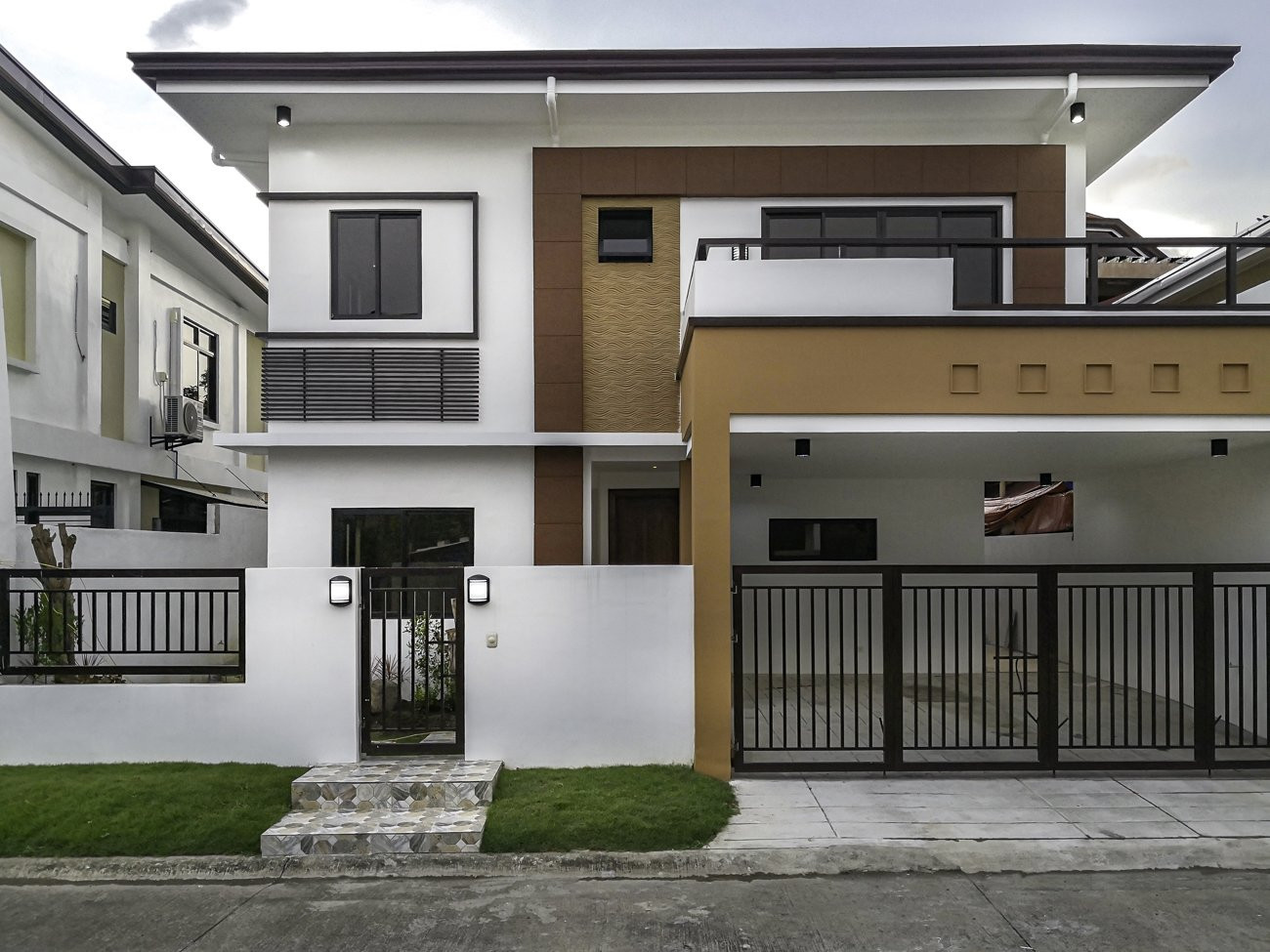 Modern 2-storey Home for Sale photo 1