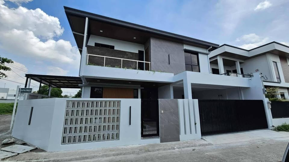 For Sale Modern House with Pool in Angeles City photo 1