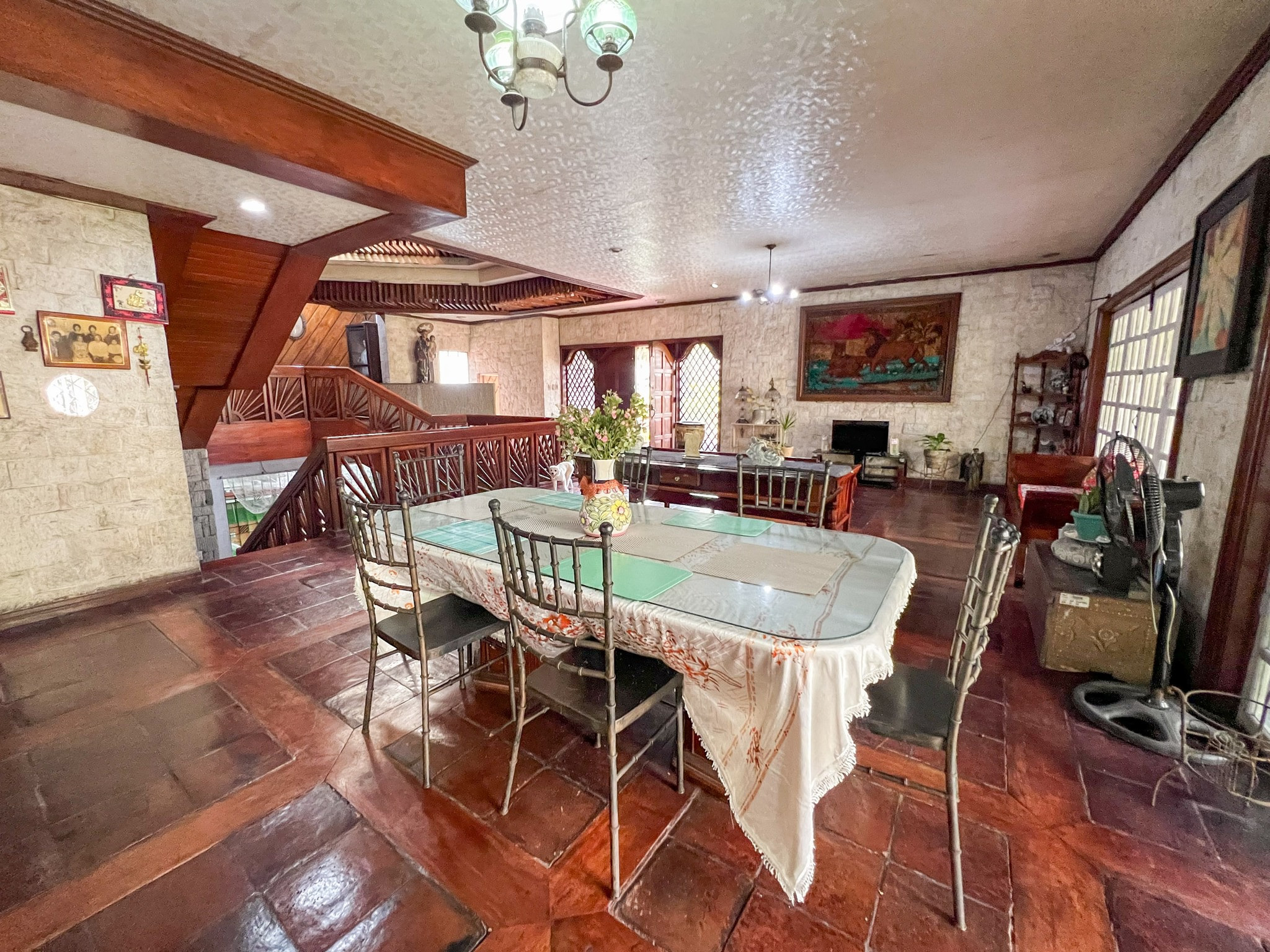 Stylishly Designed House For Sale Near Congressional Ave photo 3