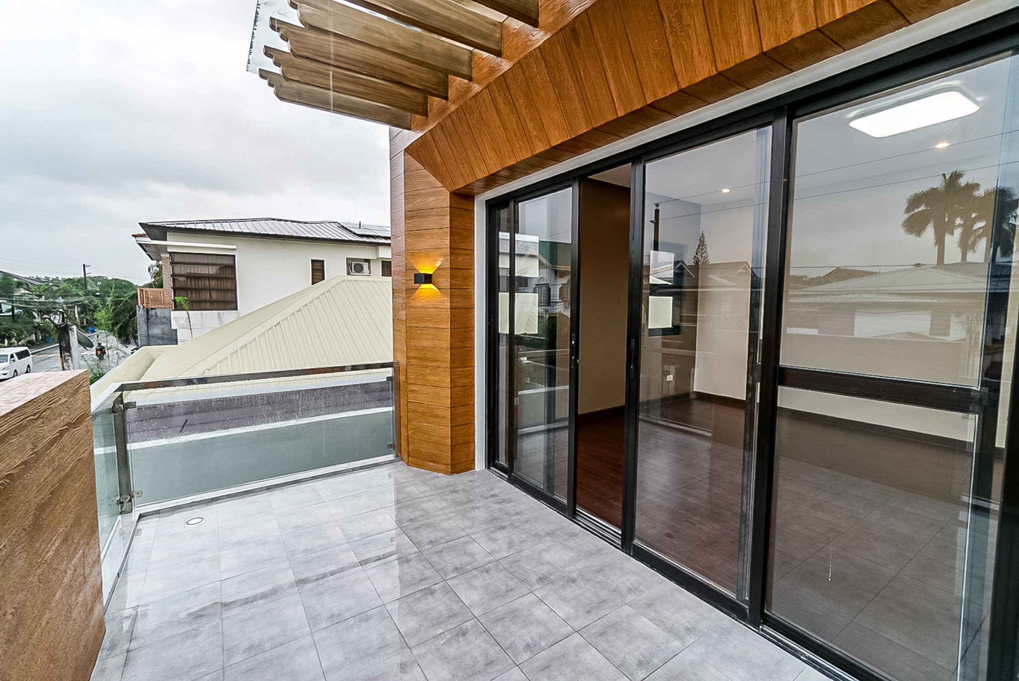 BRAND NEW ASIAN CONTEMPORARY HOUSE located in Filinvest East Homes, Cainta Riza photo 2