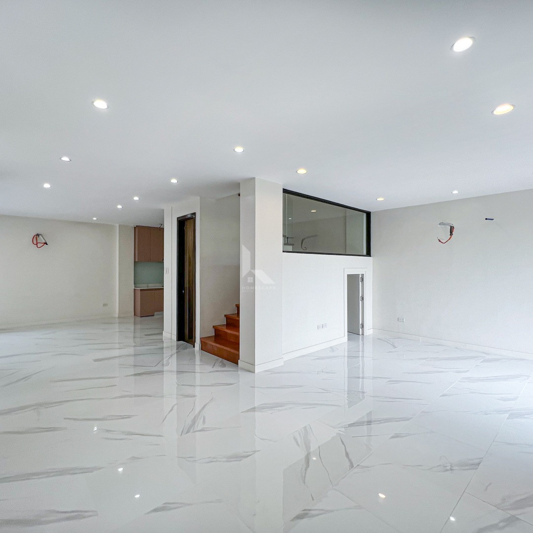 Stunning Modern Industrial House and Lot For Sale photo 5