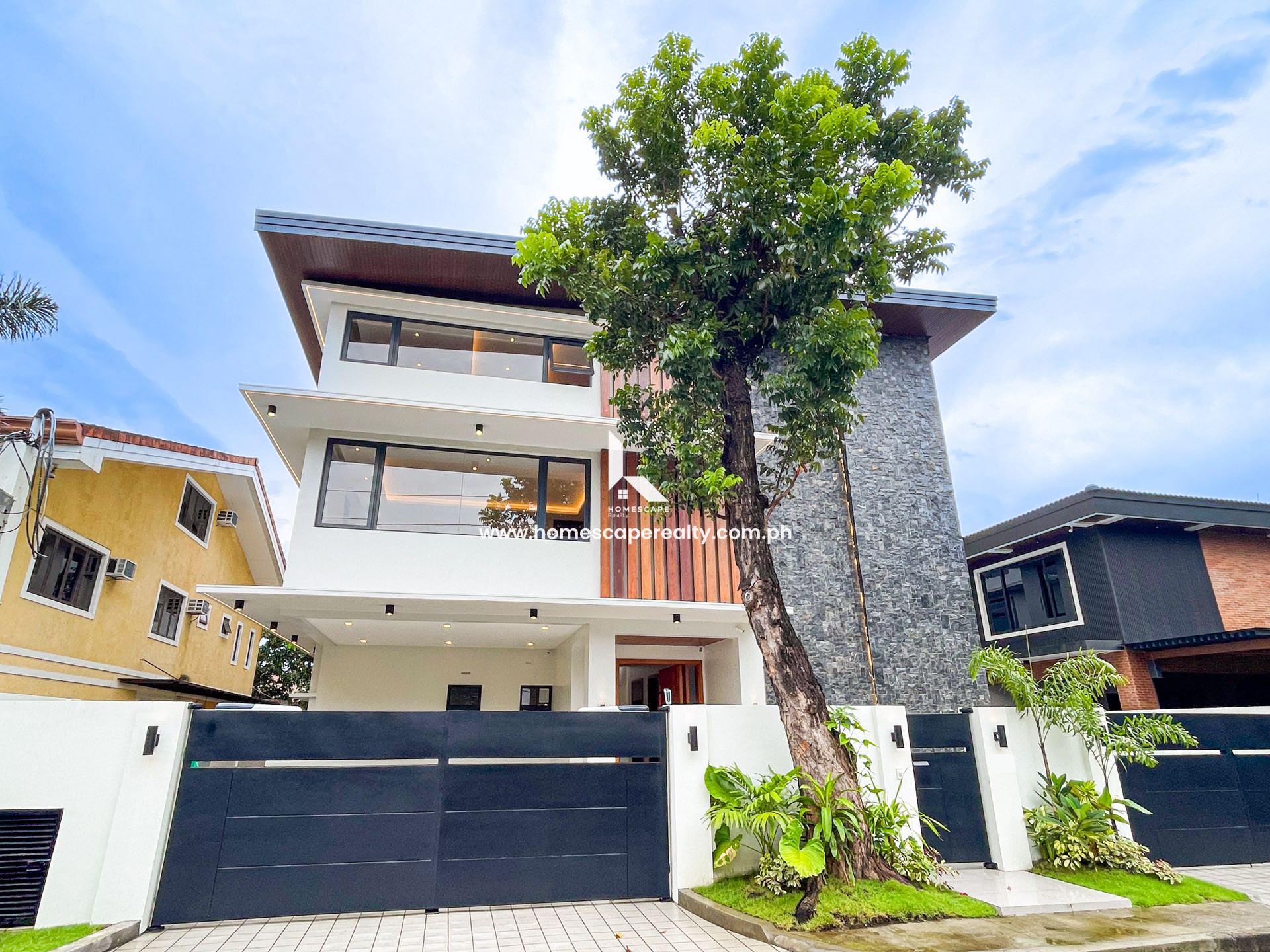 Breathtaking Modern Contemporary House and Lot photo 1