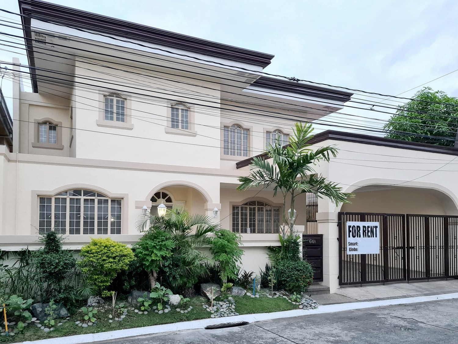 Massive Victorian Corner House For Sale in Pilar Village photo 1