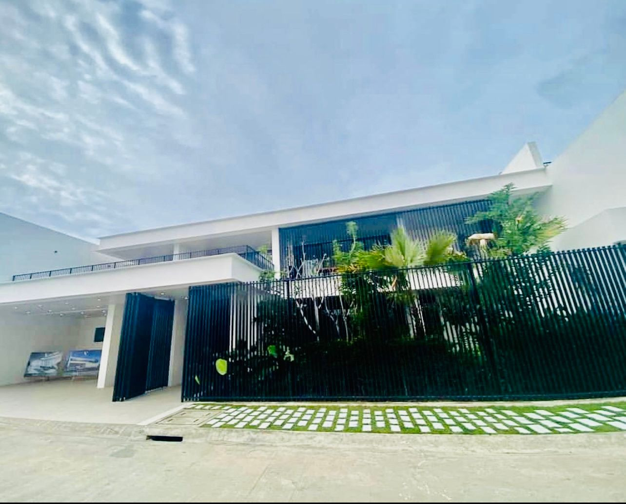 Brutalist Modern Villa House inspired for Sale in Southern Plains photo 1