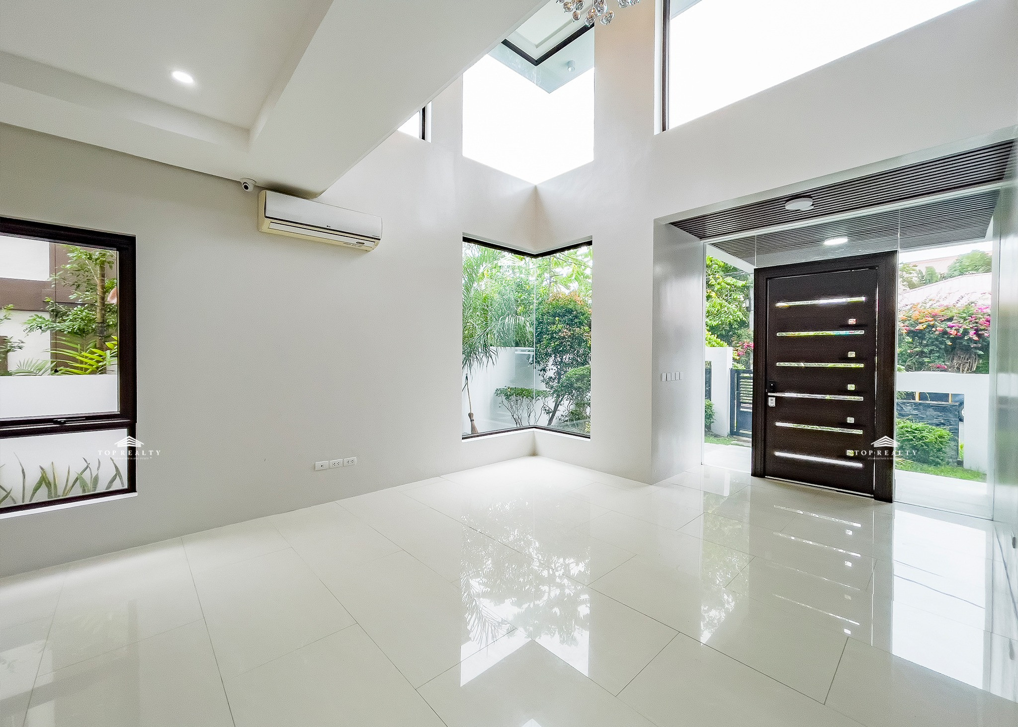 6-Bedroom House and Lot for Sale in Alabang Hills, Muntinlupa City photo 2