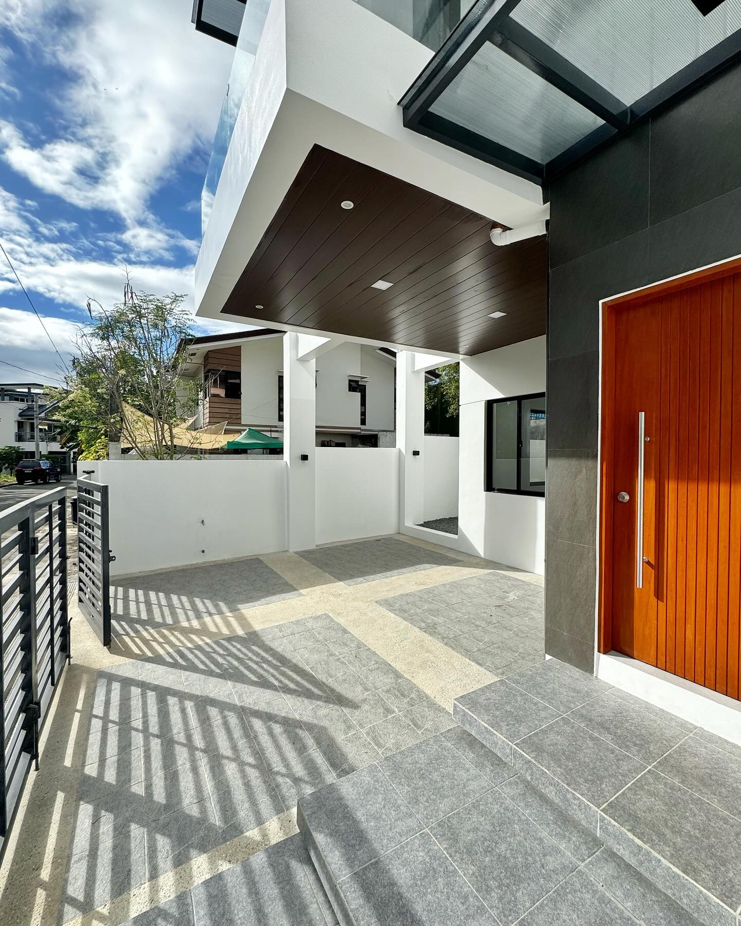 Brand New Modern House for Sale photo 2