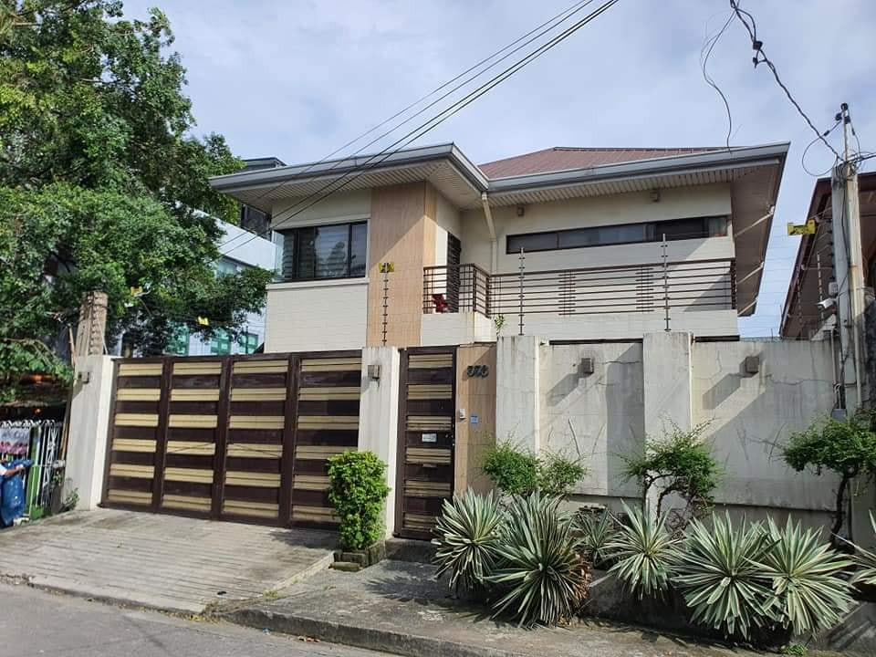 Captivating Stocked House & Lot For Sale in Mandaluyong photo 1