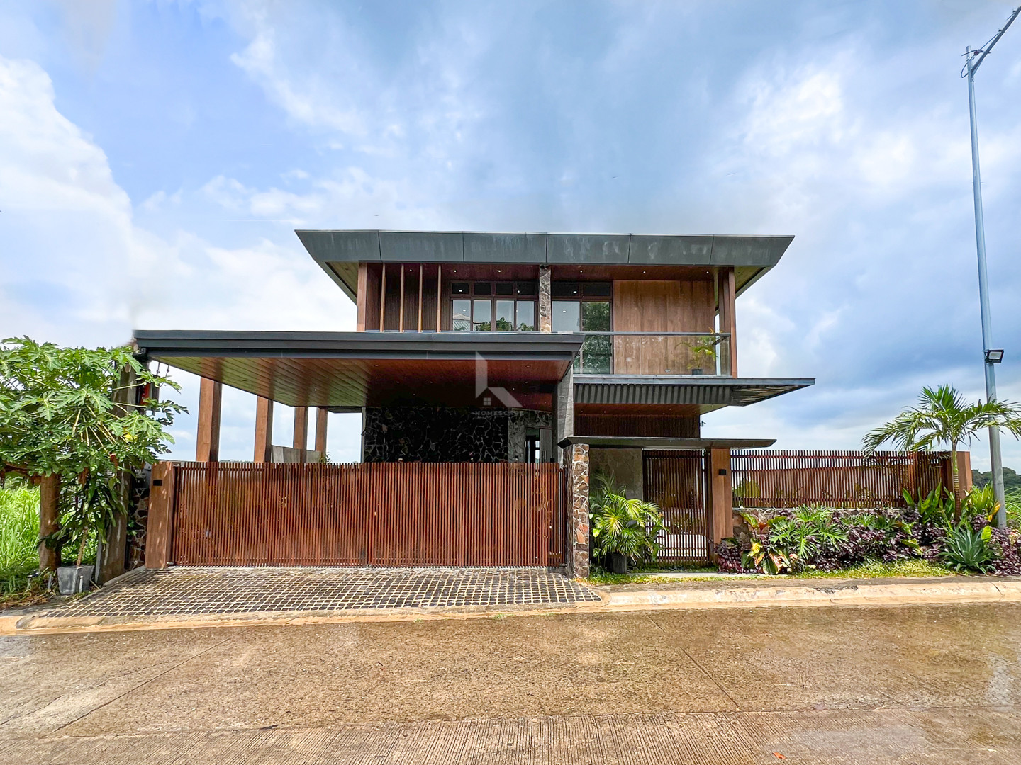 Gorgeous Modern Contemporary House and Lot For Sale photo 1