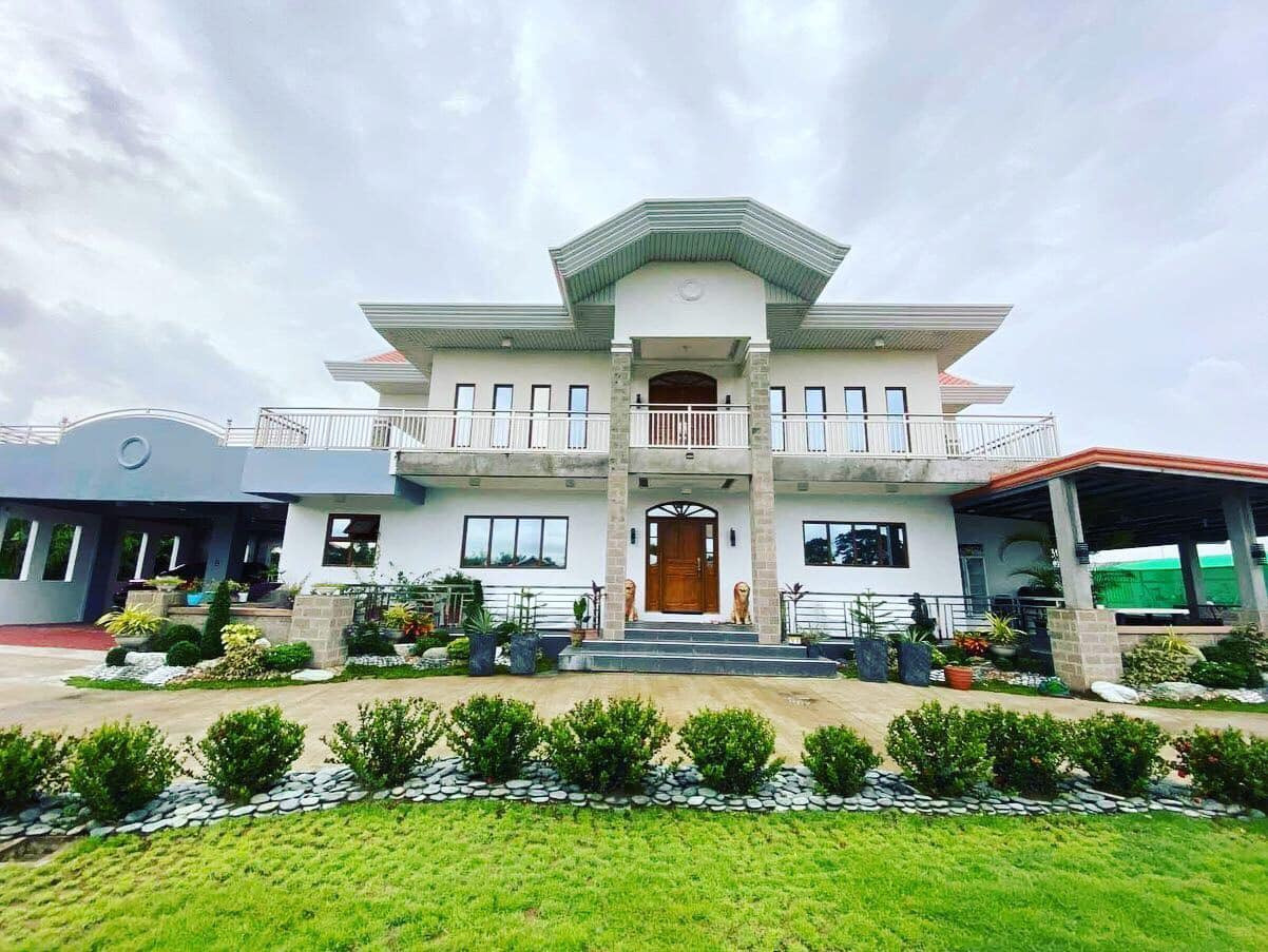 FOR SALE GRAND MANSION WITH FARM RESORT IN NUEVA ECIJA photo 1