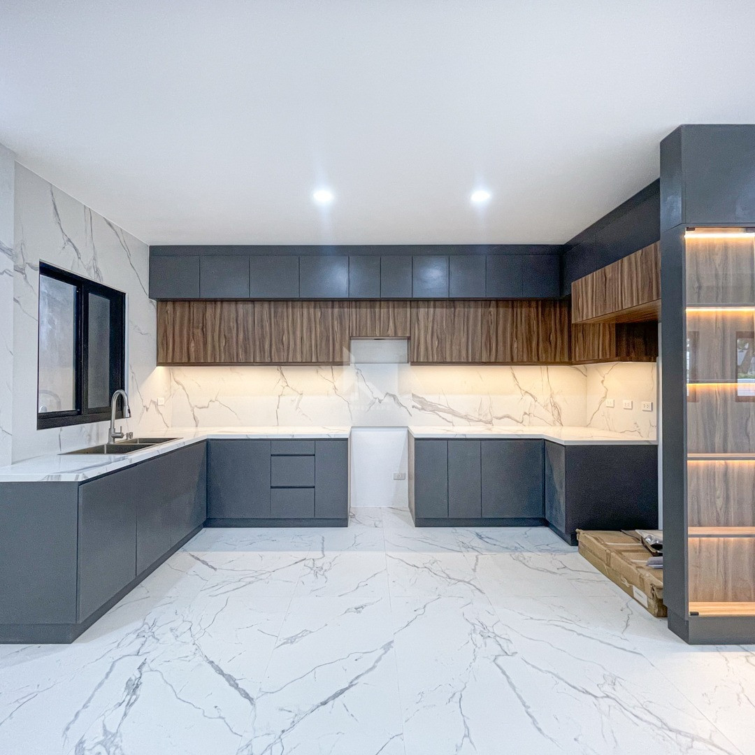 Stylish Modern Contemporary House and Lot For Sale at Orchard Residential Estate photo 5