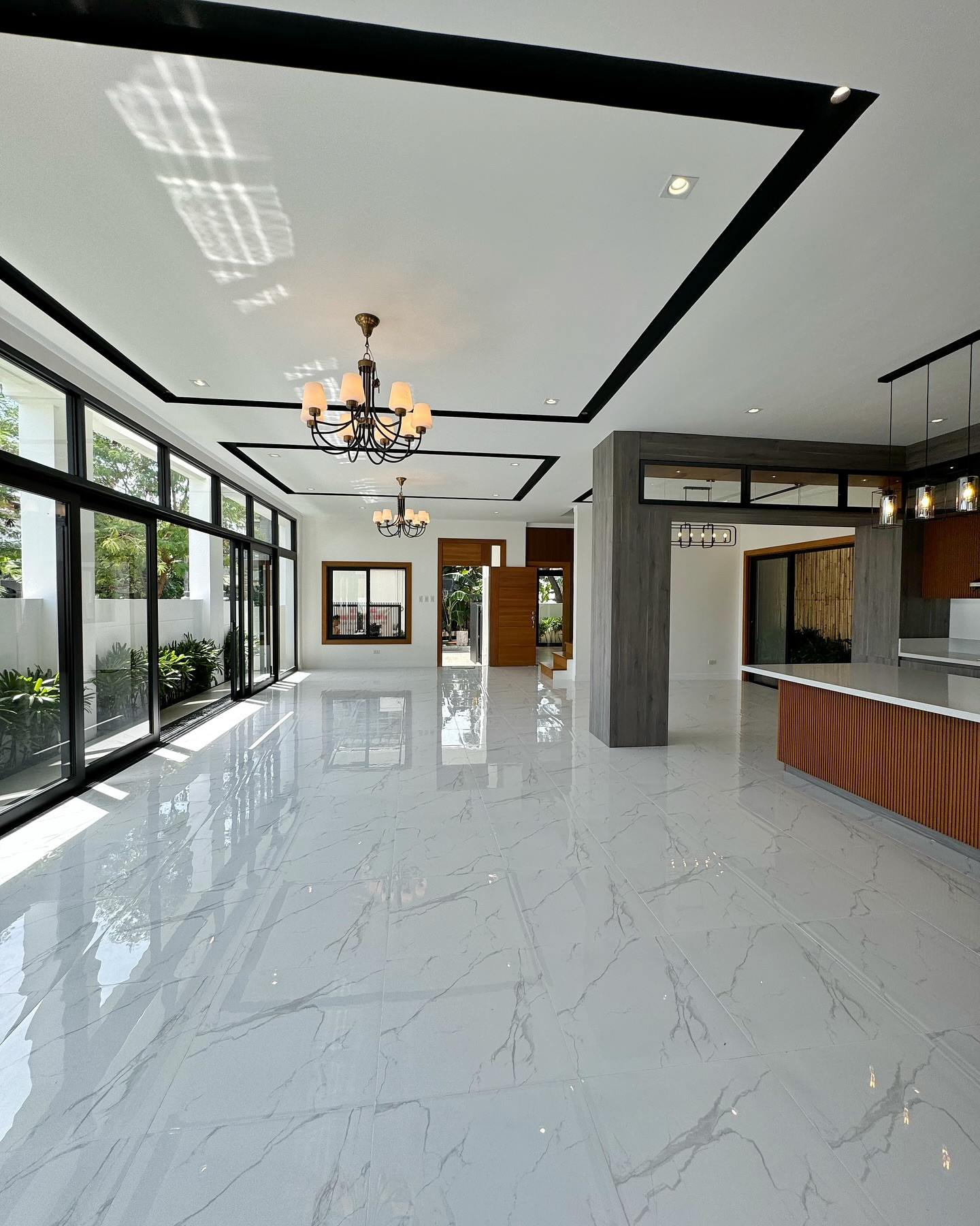Brand New 6-bedroom Modern Tropical House for Sale photo 3