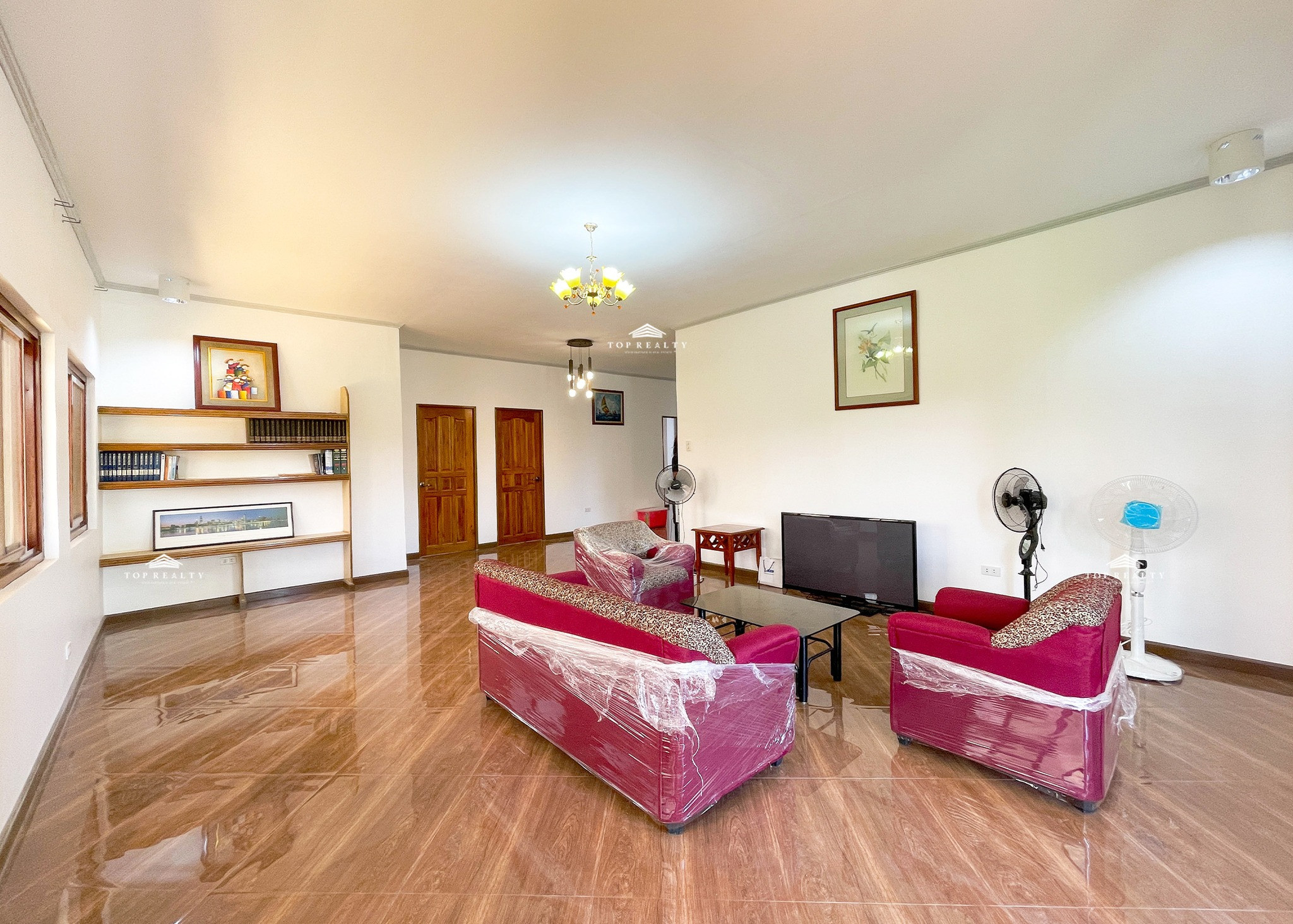 Prime Triple Corner Lot House for Sale in Foggy Heights, Tagaytay-Cavite photo 5