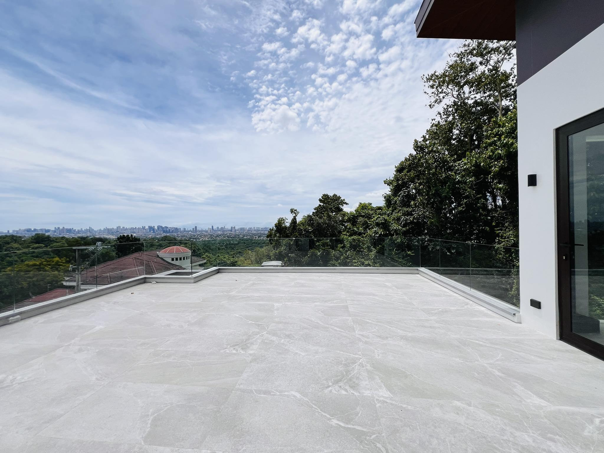 Experience this Multi-Level Brand-New House with City View in Parkridge Estates photo 1
