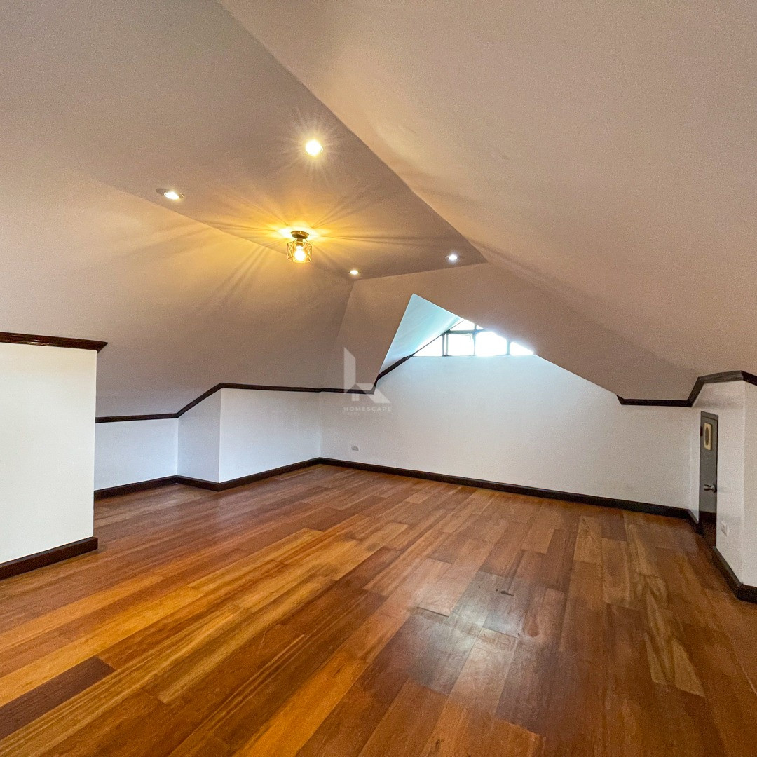 Classy Contemporary House and Lot For Sale in Merville Park, Paranaque City photo 5