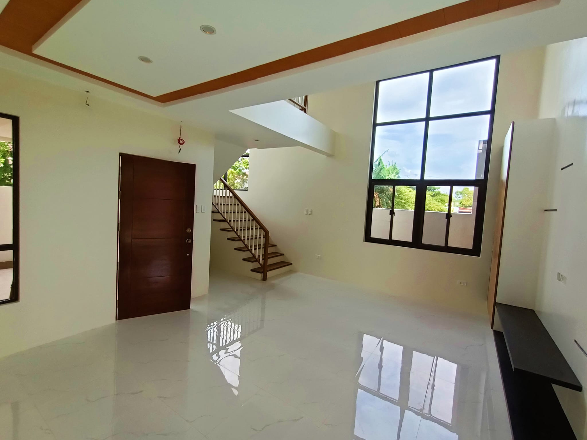 2-STOREY 4 BEDROOMS RESIDENCE IN PAMPANGA photo 1
