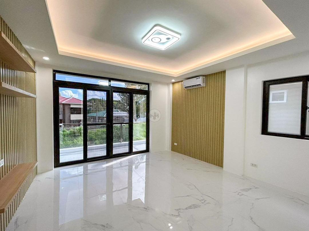 A Lovely Inviting House and Lot for Sale in Tagaytay City photo 5