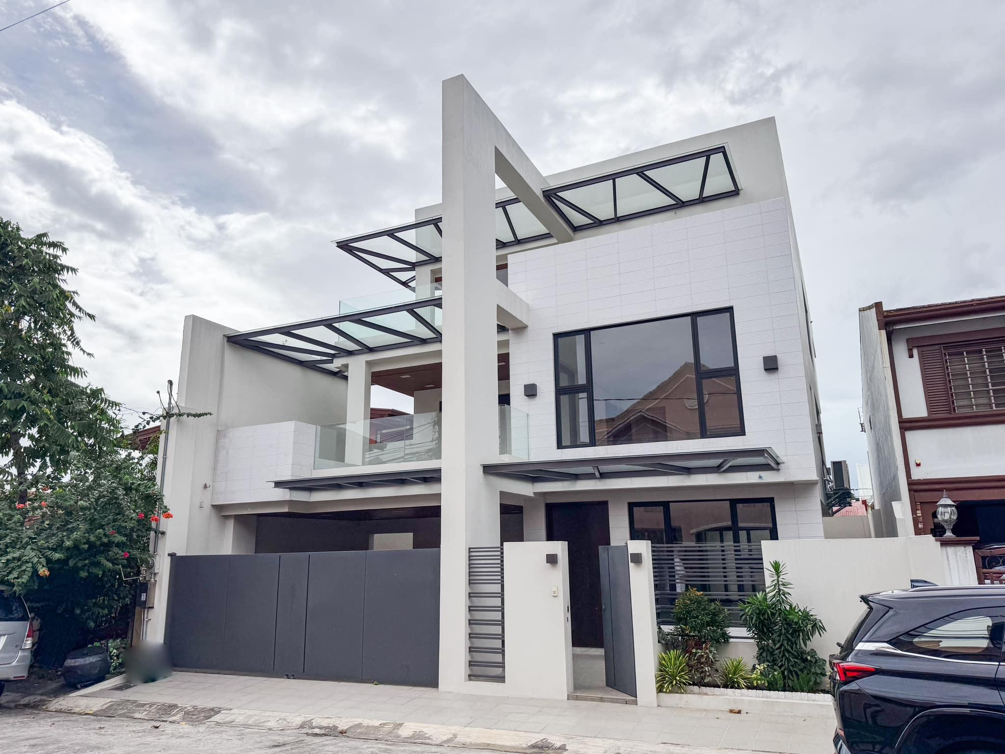 Explore this Brand-New 3-Storey House in Greenheights Village photo 1