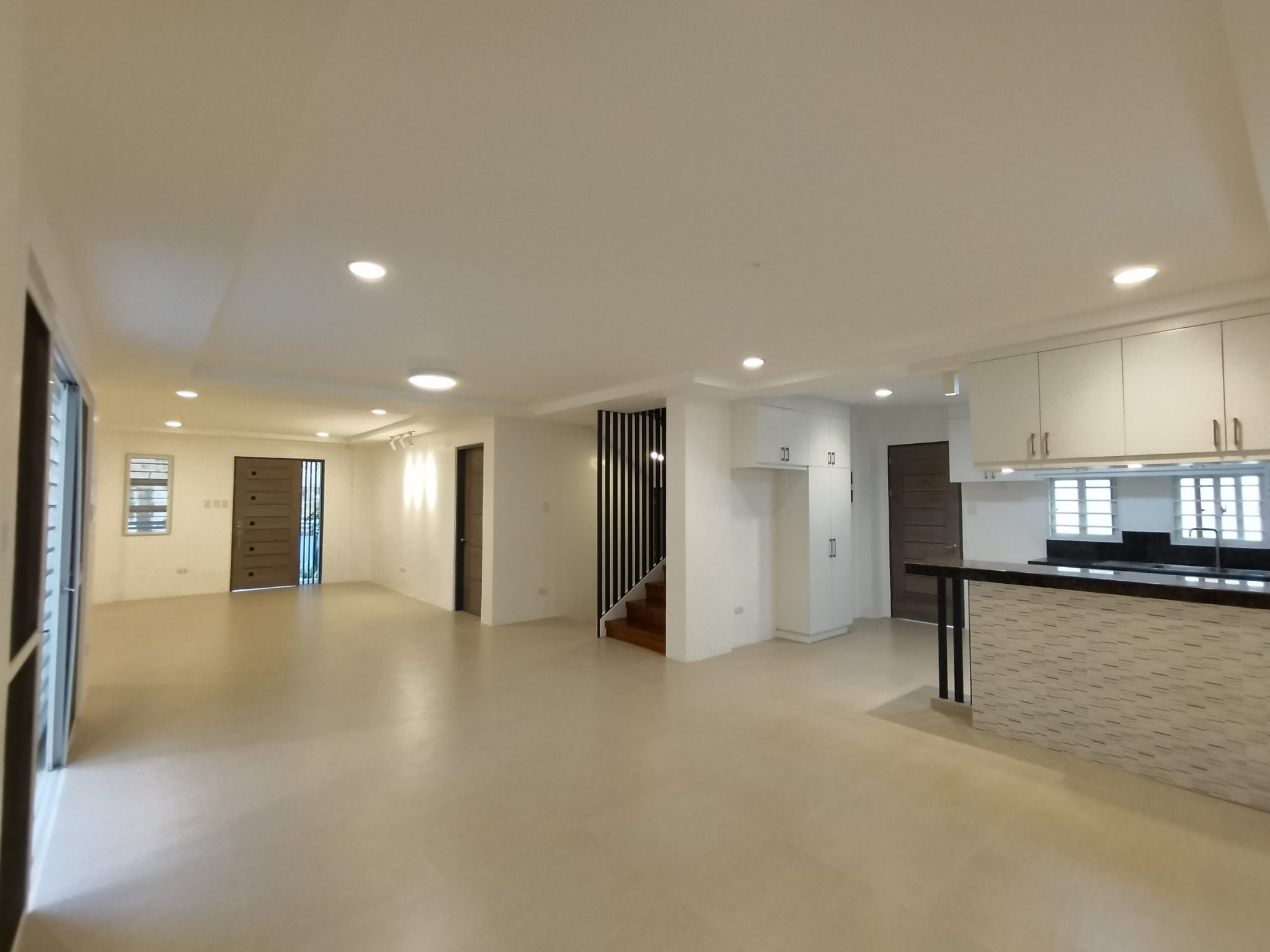 Brandnew Minimalist House For Sale photo 4