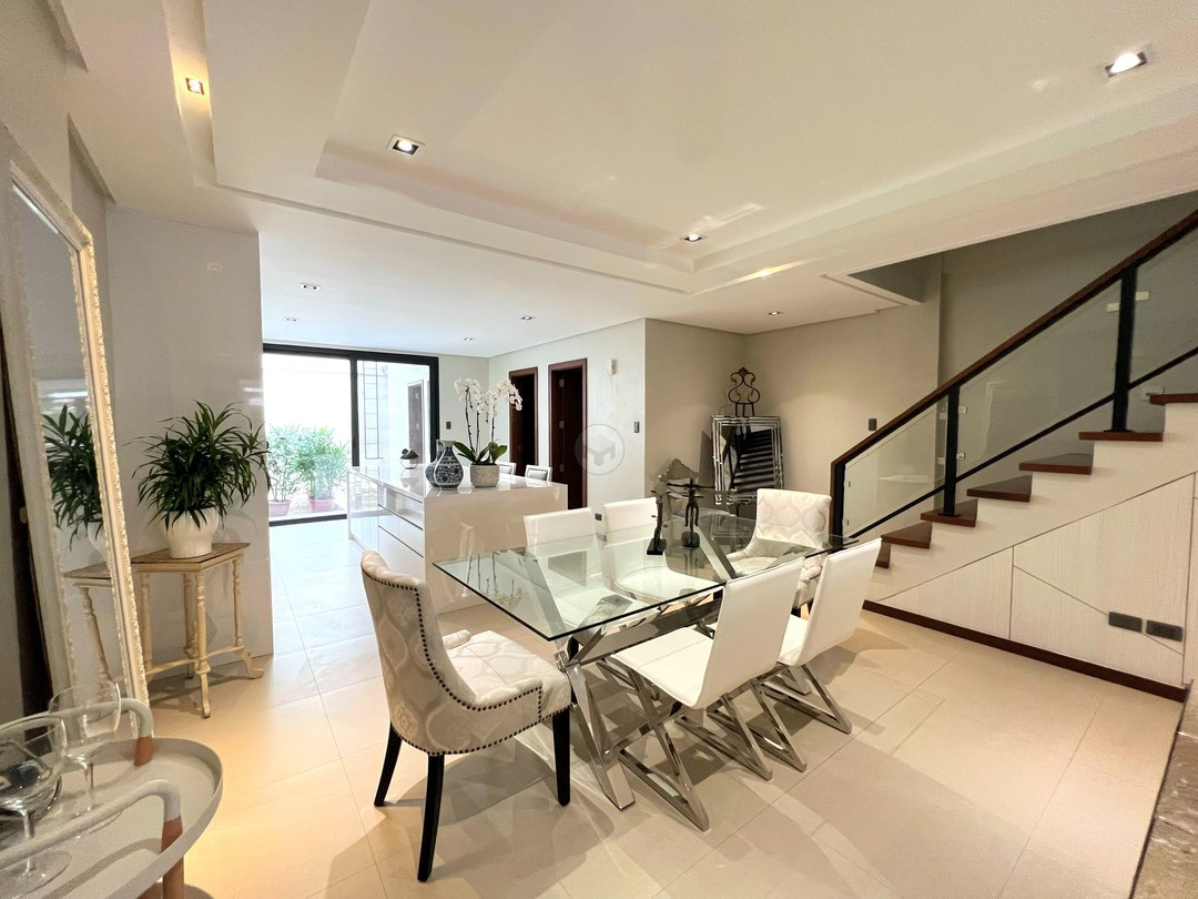 Enchanting Townhouse for Sale across Arca South photo 3