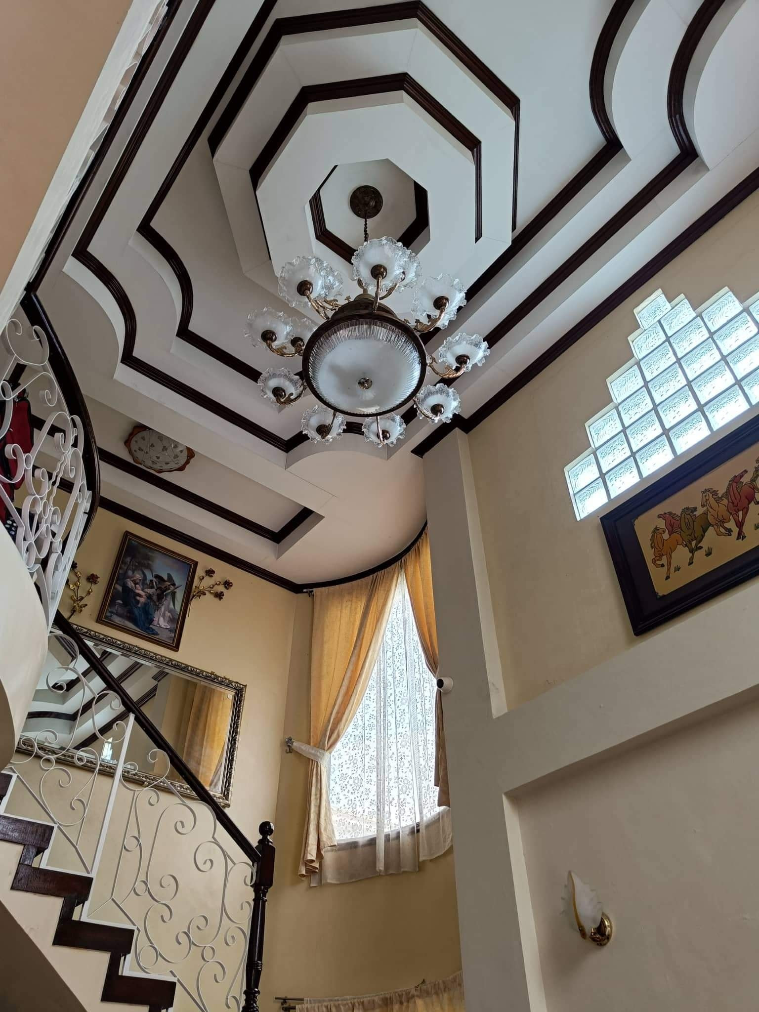 CLASSIC ROMAN STYLE MANSION WITH BIG LAWN NEAR CLARK AND BALIBAGO photo 4