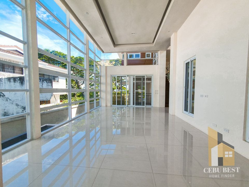 Luxury House for Sale in Maria Luisa Banilad photo 2