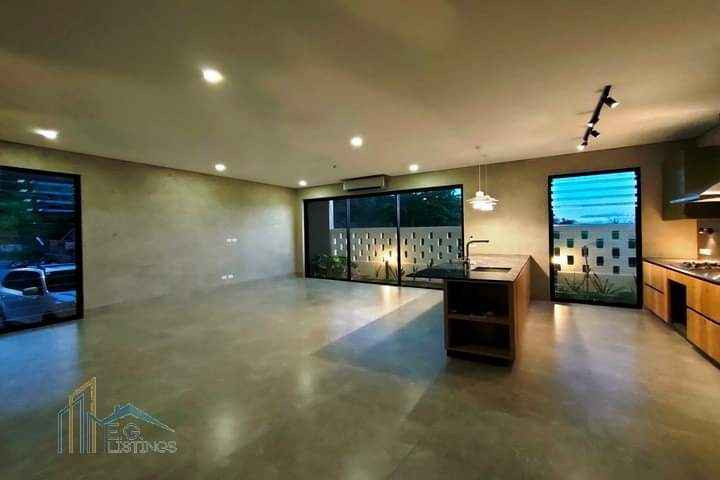 4 BEDROOM HOUSE WITH 3 CAR PARKING IN MANDAUE CEBU photo 4