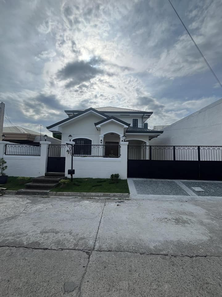 Parañaque (Better Living) Renovated Single Detached House and Lot For Sale photo 1