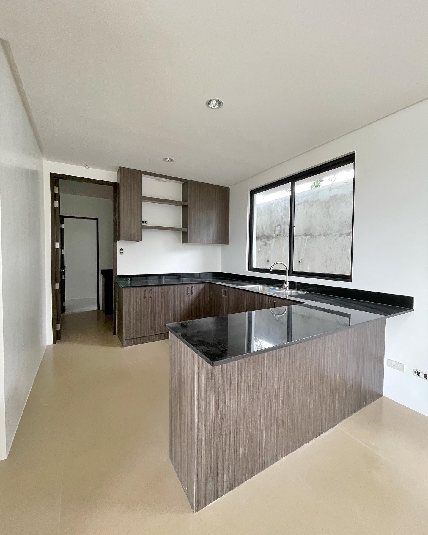 Brand New Overlooking Modern House for Sale in Sun Valley Estates Antipolo City photo 4